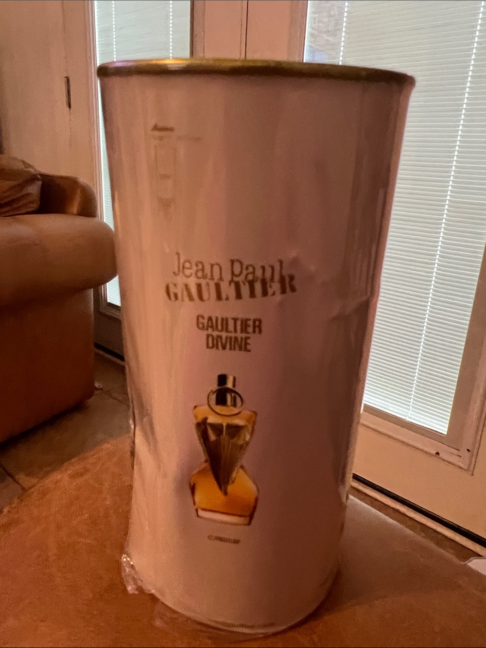 Jean Paul Gaultier Pink and Gold Gaultier Divine  Parfume with Decorative Tin - Picture 2 of 3